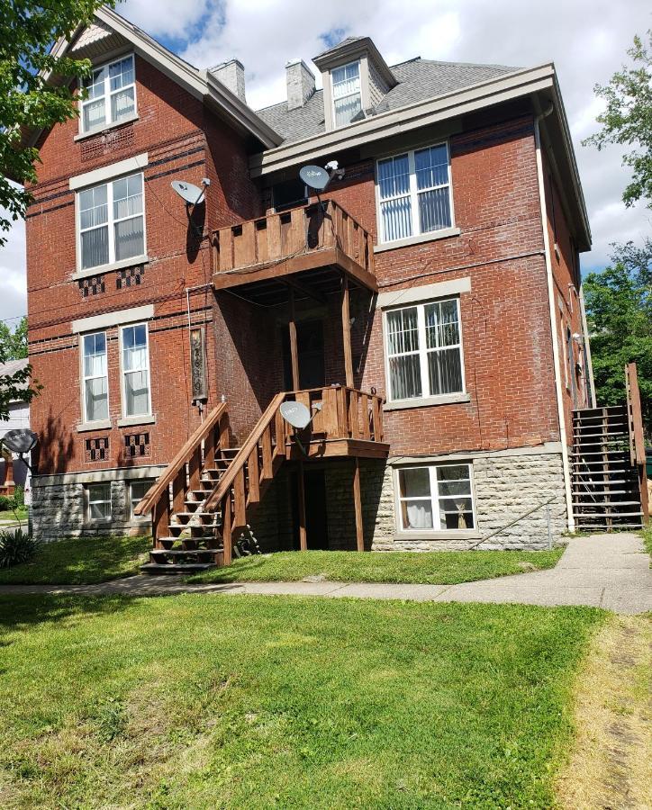Spacious Industrial Split Level With A Balcony Cincinnati Exterior photo
