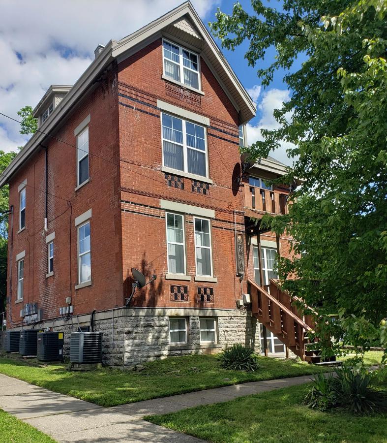 Spacious Industrial Split Level With A Balcony Cincinnati Exterior photo